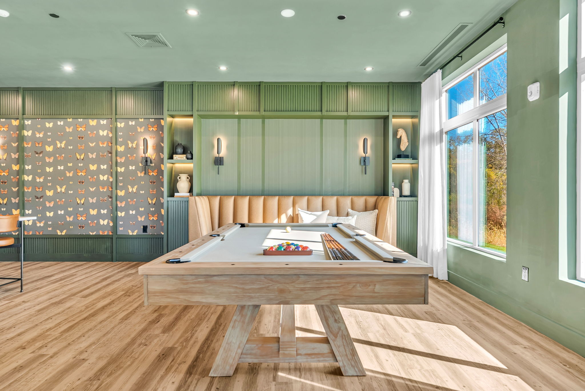 VESA Patrick Pan Pool table